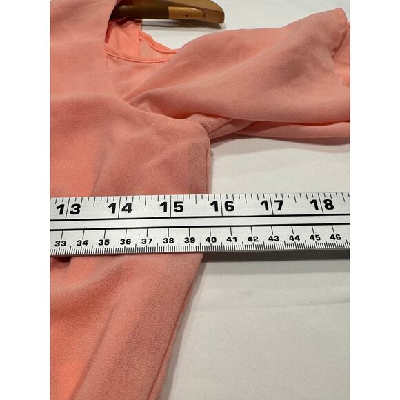 Papaya Criss Cross Cold Shoulder Smocked Blouse Size M Peach Flutter Sleeve - Picture 4 of 7